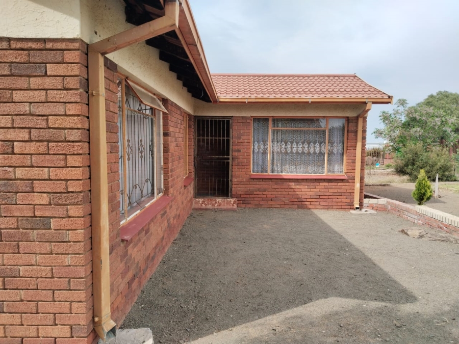 3 Bedroom Property for Sale in Botshabelo Free State